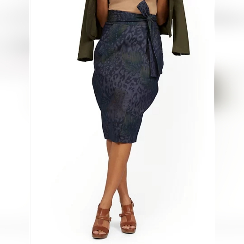 New York & Company- Dark Blue Animal Print Cargo Pencil Skirt- Sz 8  New W Tags
